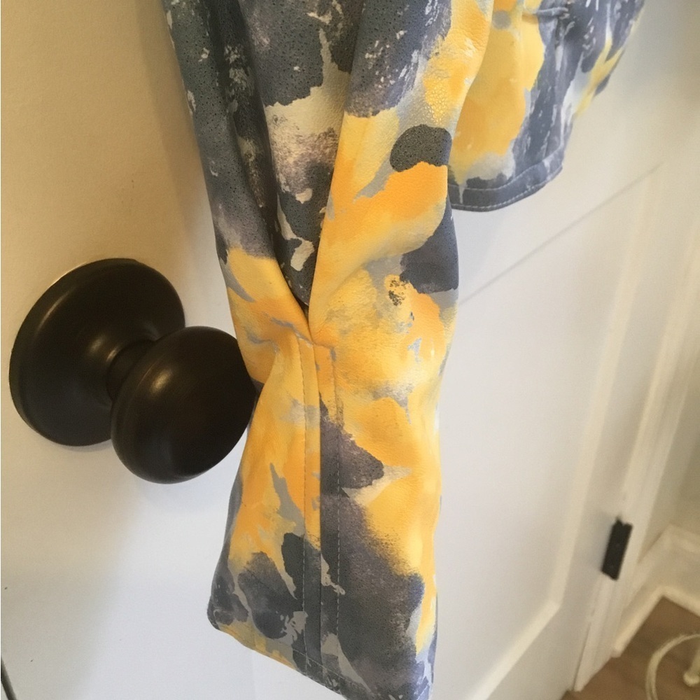Nine West Blue and Yellow Floral Blazer Size Large - Picture 3 of 7